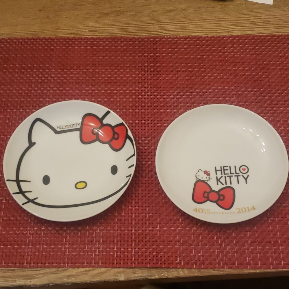 SALE!!! HELLO KITTY 40th Anniversary Plates Sanrio